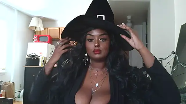 SiminFox online show from 10/29/25, 05:56