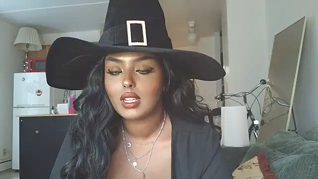 SiminFox online show from 10/31/25, 07:43