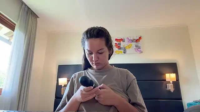 Nelly Fischer online show from 12/22/25, 05:51