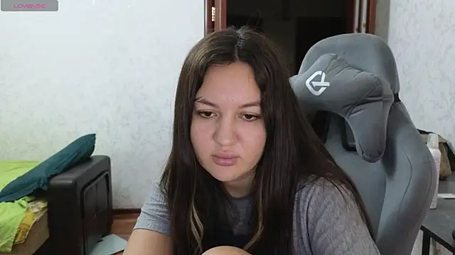 Nelly Fischer online show from 03/09/25, 08:31