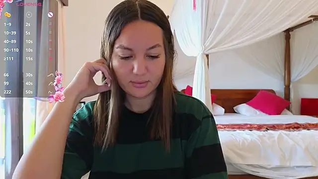 Nelly Fischer online show from 12/14/25, 12:06