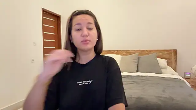 Nelly Fischer online show from 09/15/25, 01:06