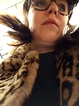 Ulyana72882 online show from 12/23/24, 11:47