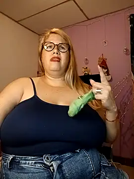 EllisW8 online show from 12/14/25, 11:43