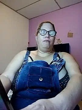 Snapshot of EllisW8 chatting on 01/11/26, 11:44 EllisW8 online show from 01/11/26, 11:44