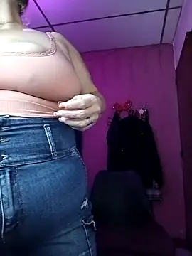 EllisW8 online show from 10/22/25, 10:47