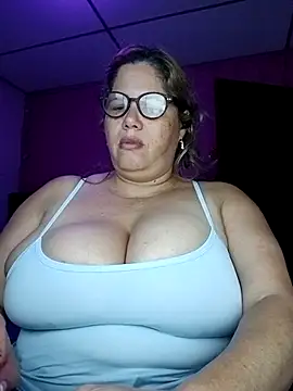 EllisW8 online show from 11/02/25, 11:04