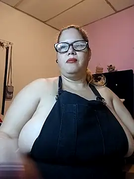 EllisW8 online show from 04/19/26, 02:18
