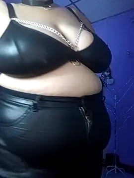 EllisW8 online show from 11/18/25, 12:41