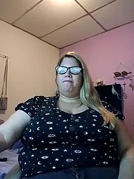 Snapshot of EllisW8 chatting on 02/12/26, 10:59 EllisW8 online show from 02/12/26, 10:59