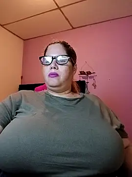 Snapshot of EllisW8 chatting on 02/28/26, 10:59 EllisW8 online show from 02/28/26, 10:59