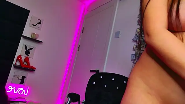 MissAmeliaa online show from 05/02/26, 01:05