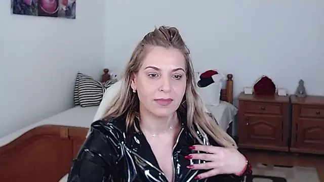 evamaria2024 online show from 03/13/25, 08:26