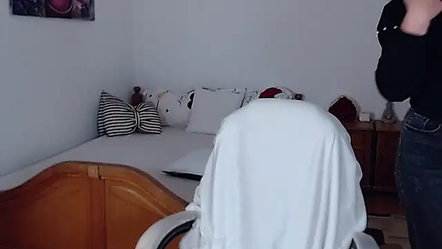 evamaria2024 online show from 03/20/25, 08:42