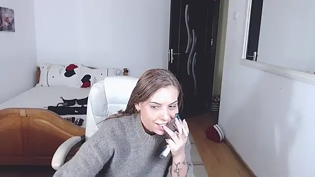 evamaria2024 online show from 10/21/25, 10:14