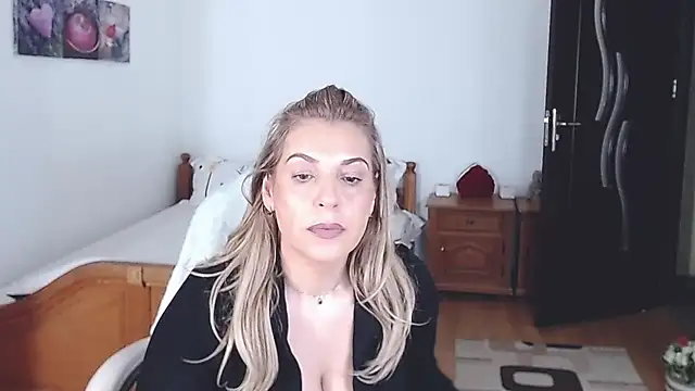 evamaria2024 online show from 01/17/25, 07:41