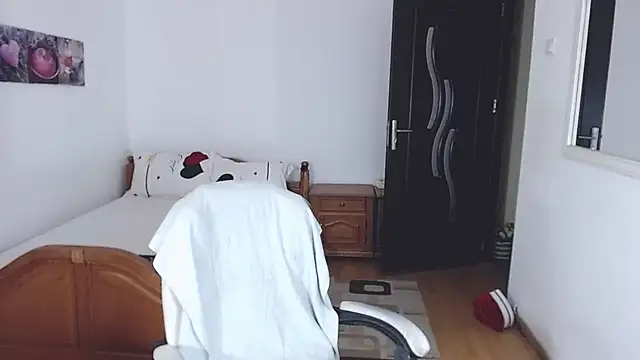 evamaria2024 online show from 10/10/25, 08:15