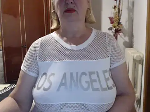 Secretfox online show from 09/30/25, 05:46