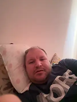 Snapshot of Aronn4 chatting on 02/19/25, 11:17 Aronn4 online show from 02/19/25, 11:17