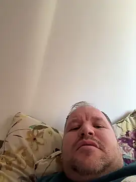 Snapshot of Aronn4 chatting on 01/27/25, 12:05 Aronn4 online show from 01/27/25, 12:05