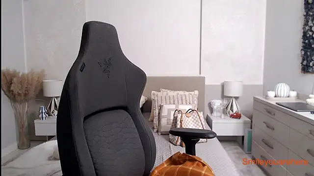 Smileyouarehere online show from 09/28/25, 03:13