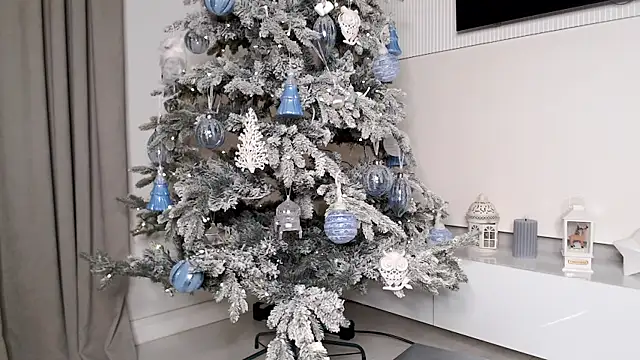 Smileyouarehere online show from 12/23/25, 12:00