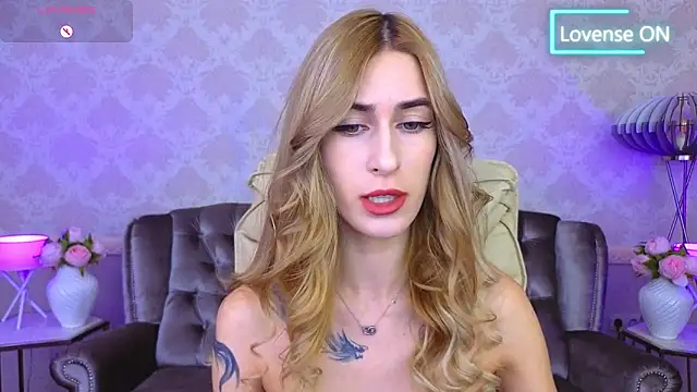 Snapshot of Sexy_Lava chatting on 10/13/25, 06:26 Sexy Lava online show from 10/13/25, 06:26