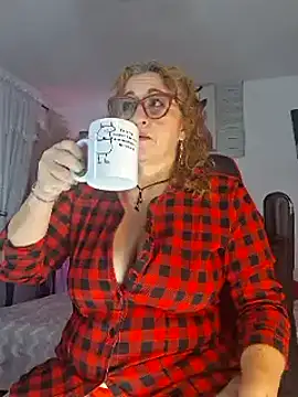 Snapshot of evelin_hott chatting on 03/09/25, 10:41 evelin hott online show from 03/09/25, 10:41