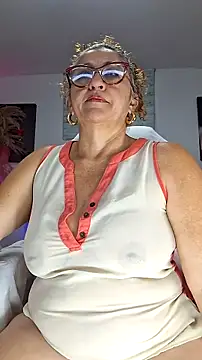 evelin hott online show from 12/17/25, 03:00