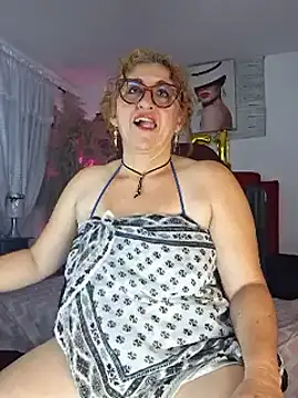 Snapshot of evelin_hott chatting on 03/02/25, 02:08 evelin hott online show from 03/02/25, 02:08