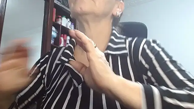 asleycavta online show from 12/18/25, 09:29