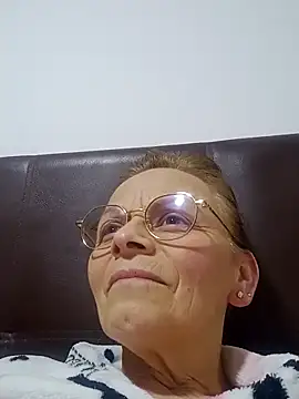 asleycavta online show from 10/02/25, 02:26