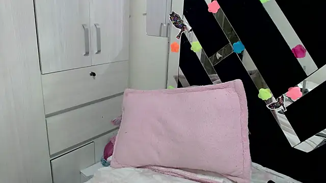 katery wok11 online show from 11/13/25, 07:01