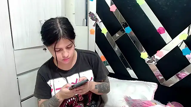 katery wok11 online show from 11/04/25, 08:23