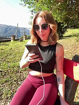 Mia Railey online show from 10/25/25, 01:12