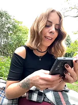 Mia Railey online show from 10/22/25, 02:05