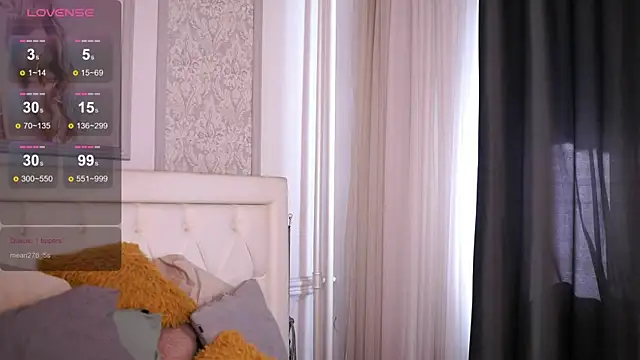 Snapshot of Adelyn_Chase chatting on 10/29/25, 10:14 Adelyn Chase online show from 10/29/25, 10:14