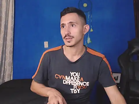 Snapshot of HomeAloneK chatting on 11/04/25, 07:28 HomeAloneK online show from 11/04/25, 07:28