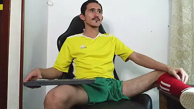 Snapshot of HomeAloneK chatting on 02/03/26, 07:30 HomeAloneK online show from 02/03/26, 07:30