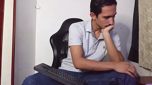 Snapshot of HomeAloneK chatting on 02/09/26, 07:12 HomeAloneK online show from 02/09/26, 07:12