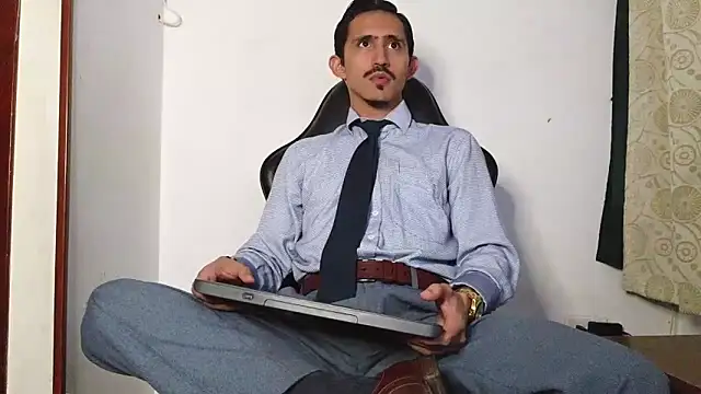 Snapshot of HomeAloneK chatting on 02/10/26, 07:35 HomeAloneK online show from 02/10/26, 07:35