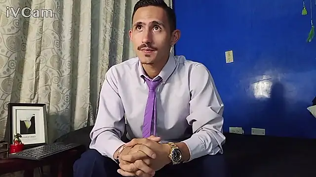 Snapshot of HomeAloneK chatting on 11/13/25, 07:29 HomeAloneK online show from 11/13/25, 07:29