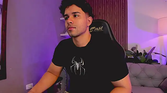 Snapshot of liam_collins21 chatting on 12/16/25, 11:47 liam collins21 online show from 12/16/25, 11:47