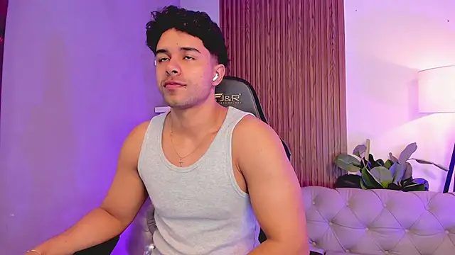 Snapshot of liam_collins21 chatting on 12/15/25, 11:49 liam collins21 online show from 12/15/25, 11:49