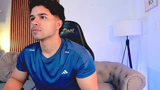 Snapshot of liam_collins21 chatting on 11/14/25, 11:47 liam collins21 online show from 11/14/25, 11:47