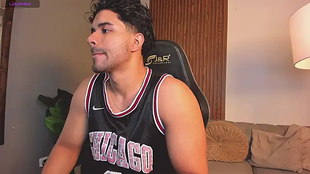 liam collins21 online show from 03/25/26, 12:04