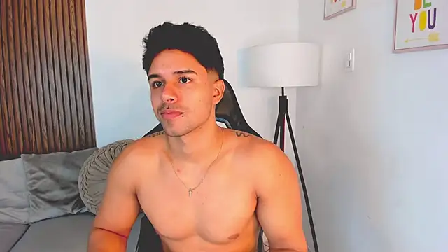 Snapshot of liam_collins21 chatting on 10/11/25, 11:55 liam collins21 online show from 10/11/25, 11:55