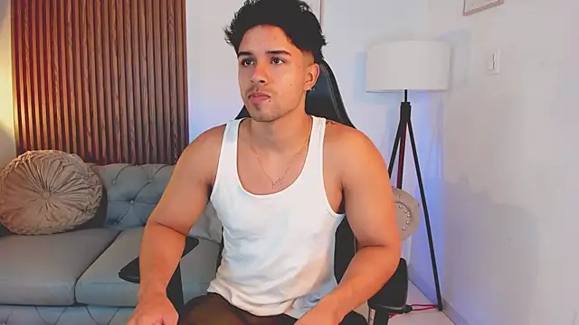 Snapshot of liam_collins21 chatting on 10/20/25, 11:55 liam collins21 online show from 10/20/25, 11:55