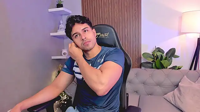 Snapshot of liam_collins21 chatting on 12/18/25, 12:09 liam collins21 online show from 12/18/25, 12:09