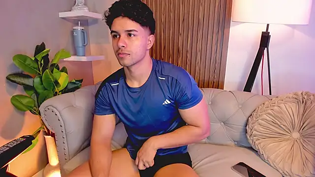 Snapshot of liam_collins21 chatting on 12/03/25, 12:04 liam collins21 online show from 12/03/25, 12:04